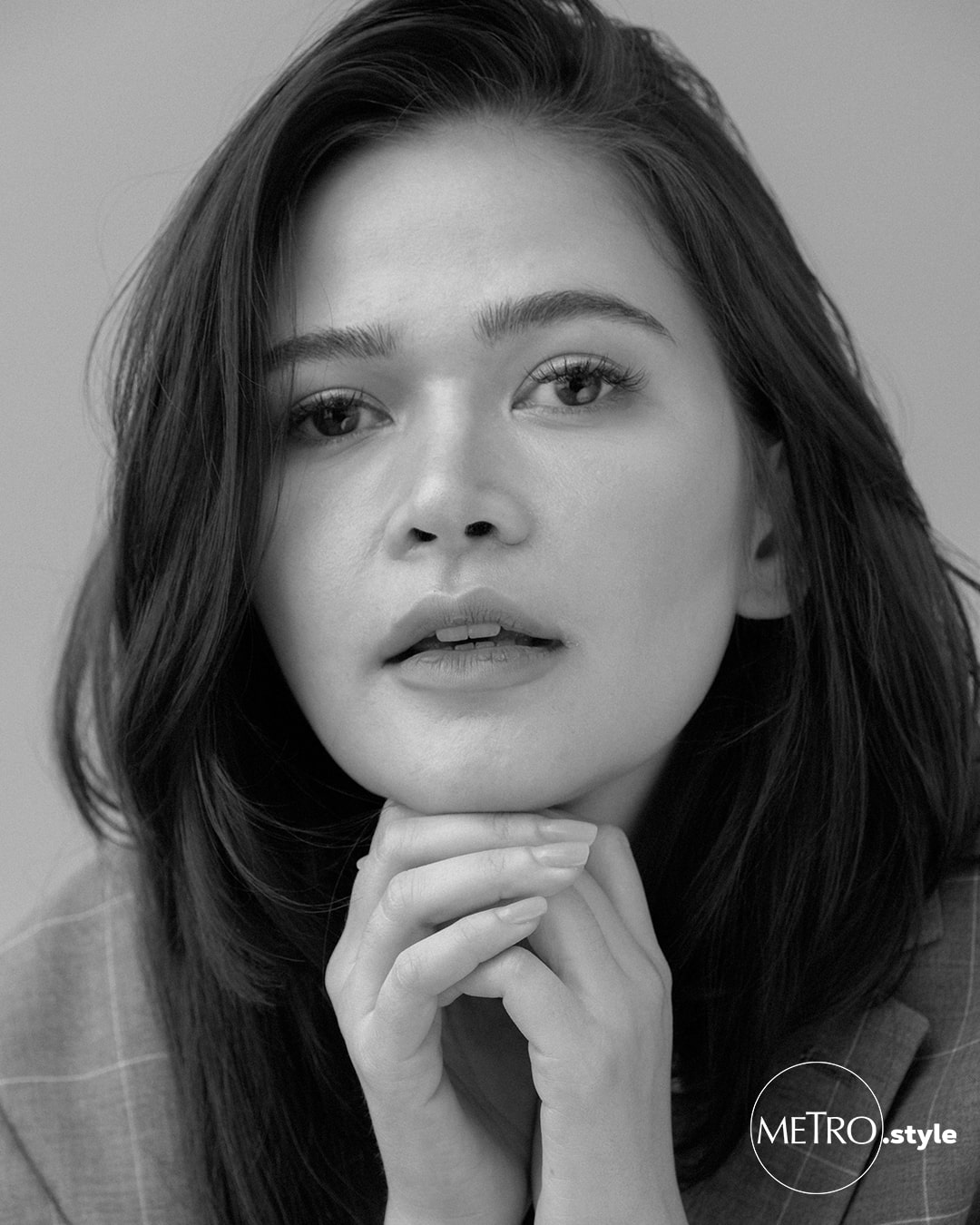 bela padilla on the cover of metro style 0